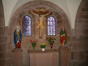 Mont Sainte-Odile - Couvent (monastère) : chapelle de la Croix avec ses statues et ses vitraux