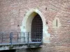 Montar - Castelo medieval de Montaner: porta da masmorra