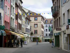 Montbéliard - Huizen en winkels van de Rue des Febvres (oude stad)