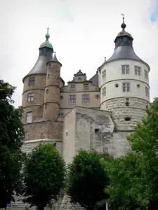 Montbéliard - Tours du château des Ducs de Wurtemberg abritant un musée