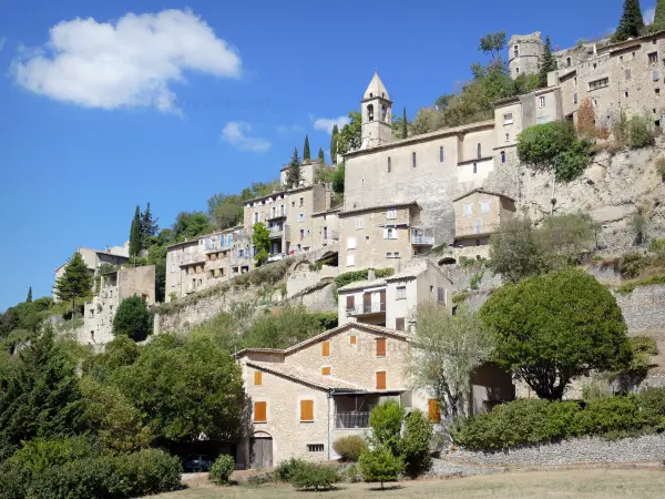 Montbrun-les-Bains - Medieval village with its perched houses