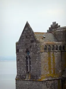 Monte Saint-Michel - Abadía benedictina: fachada del edificio de la maravilla