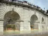 Montmartre - Fontana dedicata a divinità marine in Piazza Louise Michel