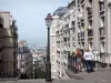 Montmartre - Facciate degli edifici e lampioni del quartiere Montmartre