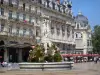 Montpellier - Place de la Comedie, con le sue Tre Grazie fontana, caffè all'aperto e gli edifici