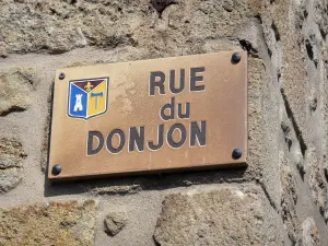 Montpeyroux - Sign for the Donjon street