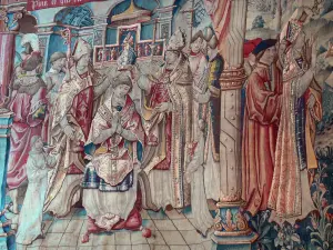 Montpezat-de-Quercy - Inside Saint-Martin collegiate church: Tapestry (Flemish hanging from Flanders) episode in the life of St. Martin: coronation 