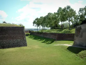 Montreuil-sur-Mer - Moat, trees and citadel ramparts