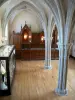Montsalvy - Salle capitulaire abritant le trésor d'art sacré du pays de Montsalvy
