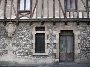 Moret-sur-Loing - Front of the barley sugar house (former hospital) home to the Musée du Sucre d'Orge des Religieuses de Moret, a barley sugar making museum