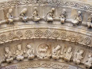 Morlaàs church - Sculptures of the portal of the Sainte-Foy Romanesque church