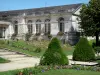 Mortagne-au-Perche - Flowerbeds in the garden of the Town Hall