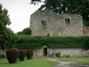 Moulins-Engilbert - Le rovine del vecchio castello