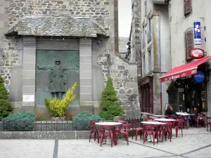 Mur-de-Barrez - Memorial en terras bistro