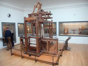 Musée des Arts et Métiers - Collection Matériaux : machines à tisser