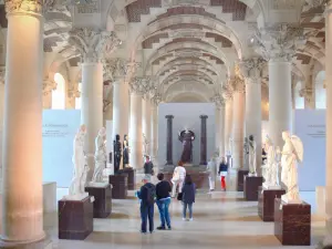 Museo del Louvre - Denon Ala: sculture della sala Manege