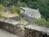 Najac - Stone houses surrounded by greenery