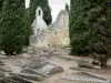 Nécropole mérovingienne de Civaux - Cimetière mérovingien : chapelle Sainte-Catherine et sarcophages (vestiges mérovingiens) 