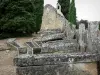 Nécropole mérovingienne de Civaux - Cimetière mérovingien : chapelle Sainte-Catherine et sarcophages (vestiges mérovingiens)
