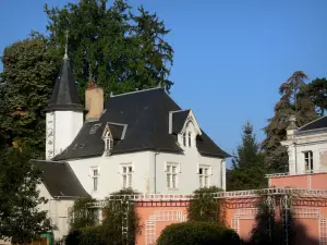 Néris-les-Bains - Demeure de la station thermale