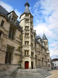 Nevers - Ducal palace (former residence of the Counts and Dukes of Nevers) and its central tower home to the staircase