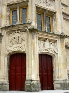 Nevers - Ducal palace (former residence of the Counts and Dukes of Nevers): carved details of the central tower
