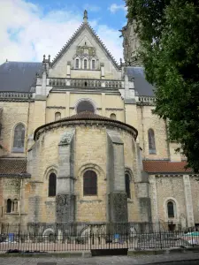 Nevers - Romanesque apse (west) of the Saint-Cyr-et-Sainte-Julitte cathedral