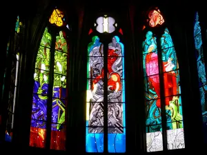 Nevers - Inside the Saint-Cyr-et-Sainte-Julitte cathedral: contemporary stained glass windows