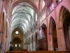 Nevers - Intérieur de la cathédrale Saint-Cyr-et-Sainte-Julitte : nef gothique et choeur roman