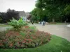 Niederbronn-ле-Бен - Парк (сад) с цветами, аллеей и деревьями