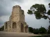Nîmes - Jardin de la Fontaine (parc) : tour Magne (vestige de l'ancienne enceinte romaine)