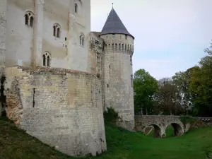 Nogent-le-Rotrou - Bergfried und runder Turm des Schlosses Saint-Jean, im Perche