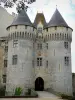 Nogent-le-Rotrou - Chateau St. Jean: puerta de entrada flanqueada por dos torres redondas