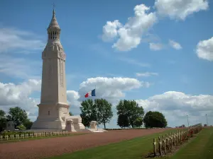Notre-Dame-de-Lorette - Soldatenfriedhof und Turm-Laterne