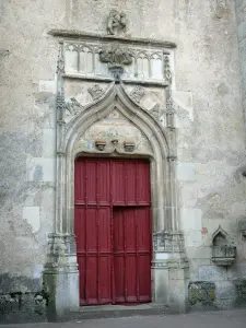 Noyers - Portaal van de kerk Notre-Dame