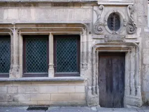 Noyers - Facade of an old house