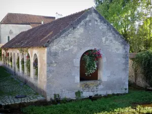 Noyers - Arcaded laundry