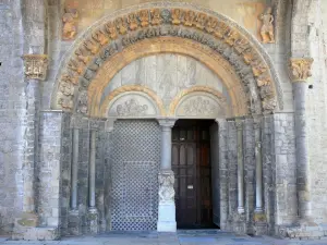 Oloron-Sainte-Marie - Barrio Sainte-Marie: portal románico de la Catedral de Santa María
