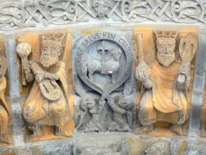 Oloron-Sainte-Marie - Detalle de la portada románica de la Catedral de Santa María