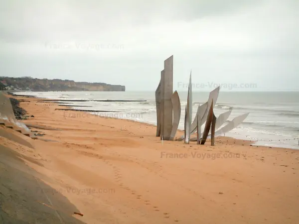Omaha Beach - Landing site: Omaha beach, commemorative monument, cliffs, and the Channel (sea)