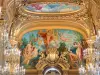 Opéra Garnier - Schilderijen, vergulden en kroonluchters van de grote foyer