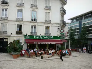 Orléans - Buildings and café terrace of the Châtelet square