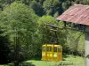 Orlu-Tal - Tal des Oriège: Seilbahn EDF (französische Elektrizitätsgesellschaft) und Bäume des Weilers Forges d'Orlu