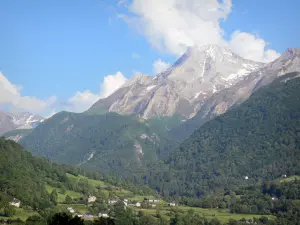 Ossau valley - Pyrenean mountains overlooking the Béarn valley