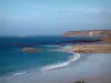 Paisajes de la Costa Esmeralda - Playa de arena, rocas, mar (Canal Inglés) y los acantilados de Cabo Frehel fuera