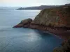 Paisajes de la Costa Esmeralda - Acantilado rojo y el verde, rocas, costa del mar (Canal Inglés) y apagado con el la-Fort Latte