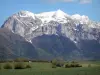 Paisajes del Delfinado - Trièves: pastos, árboles, bosques y montañas cubiertas de nieve