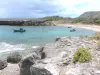 Paisajes de Guadalupe - Isla Désirade : vistas a la playa de Baie - Mahault y Gran montaña en el fondo