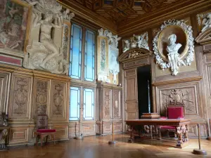 Palace of Fontainebleau - Interior of  the Palace of Fontainebleau: State Apartments: François I Gallery and bust of François I