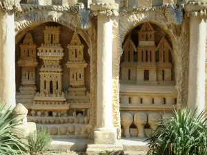 Palazzo Ideale del postino Cheval  - Edificio (monumento storico), capolavoro dell'arte naïf (art brut), costruito dall'organaro Ferdinand Cheval, a Hauterives